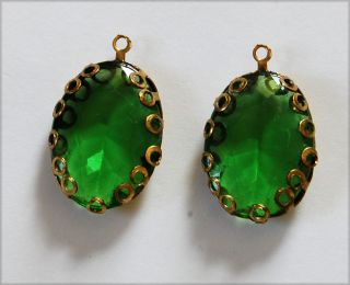 Vintage Apple Green Glass Bead Drop Dangle Antique Bead Pendants 20 x