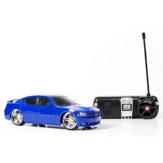 Maisto R/C 124 2006 Dodge Charger Srt8 (Colors May Vary
