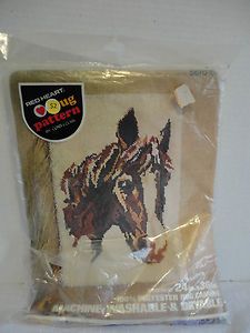 Red Heart Latch Hook Rug Pattern Canvas Horse 24 x 36 New