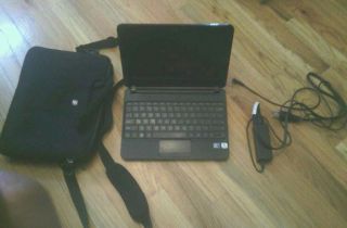 HP Mini 210 10 1 Netbook Red with SwissGear Legacy 10 2 Bag