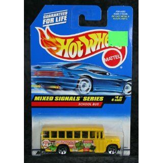 Hot Wheels 1998 Collector #736 School Bus 4 1/64: Toys