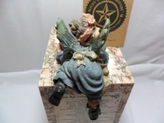  Folkstone Resin Shelf Sitter Figurine Immaculata T Faerieburg