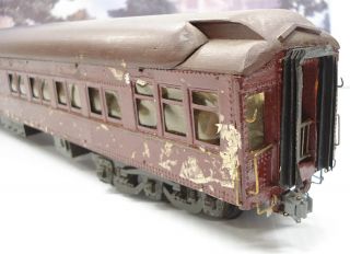 Voyager Solarium Pullman with Interion Passengers O Gauge by Walthers