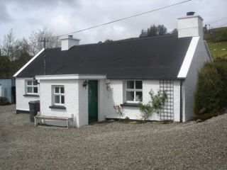 OWN A WEE PIECE OF IRELAND TRADITIONAL IRISH COTTAGE ON REELIN RIVER 5