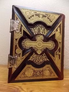 Antique Holy Family Bible King James King James 1890 Clasp Color