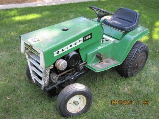1972 Oliver 125g Gear Driven Town Country Lawn and Garden Tractor  