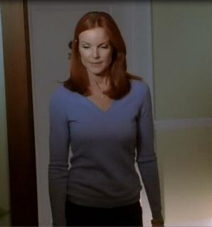 Desperate Housewives Bree Van de Kamp Screen Worn Sweater Pants EP 711  