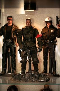 Hot Toys Terminator Salvation MMS 111 John Connor Final Battle Ver  
