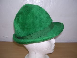 Marshall Field's Milady Kelly Green Felt Hat Vintage 22 St Patrick's Day  
