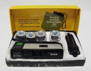 Vintage Kodak Pocket Instamatic 30 110 Film Camera Green Button 1972