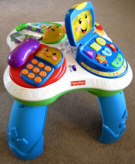 Fisher Price LAUGH AND LEARN Fun with Friends MUSICAL Table *Pick up