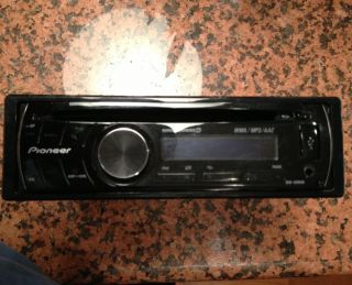 Pioneer In Dash CD  Car Stereo Audio Receiver DEH 3200UB Front Aux