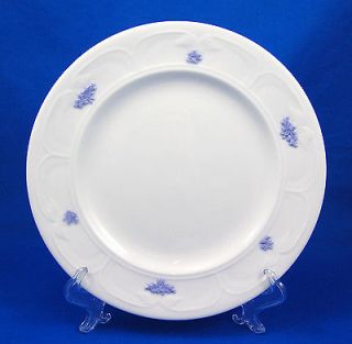 Adderley BLUE CHELSEA (SMOOTH EMBOSSED) Luncheon Plate 8.625 in