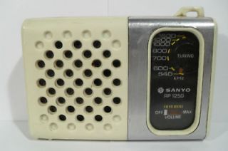 VINTAGE POCKET TRANSISTOR RADIO SANYORP1250