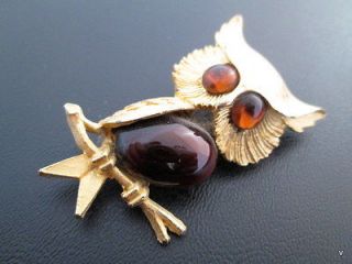 Vintage brooch pin owl brown glass jelly belly cabochon gold tone