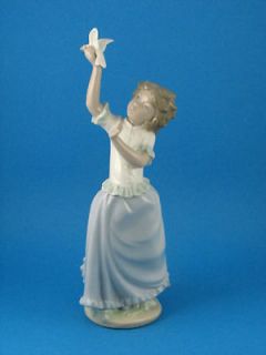 Girl With White Dove in Hand   NAO Figurine by Lladro