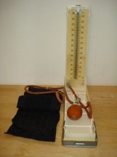 Russian Medical Device Measuring Blood Pressure Gauge Manometer USSR