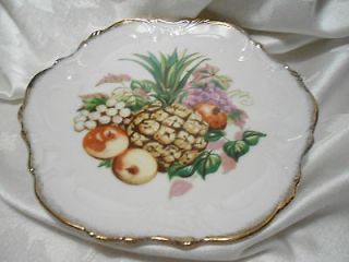 Decorative painted fruit design plate with gilt trim for hanging