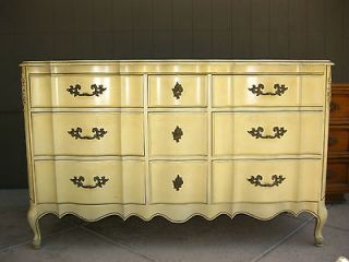 Vintage French Provincial DIXIE Style DRESSER Dovetail Construction 9