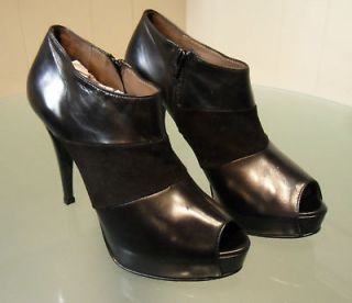 High Fashion Vera Gomma Black Leather Heels New in Box Satisfaction