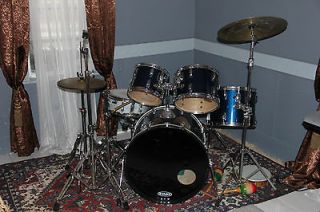 Piece Tama Swingstar Kit and 70s Ludwig Snare w/cases