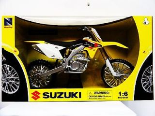 NEW RAY SUZUKI RM Z450 2010 MOTORCYCLE 16 DIE CAST