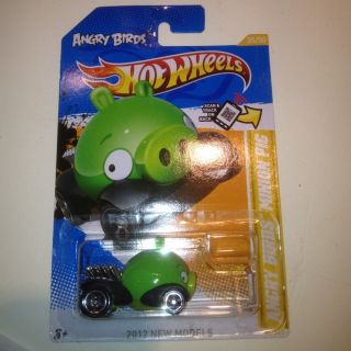 2012 Hot Wheels Angry Birds Minion Pig Mint