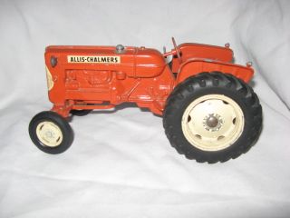 Allis Chalmers D17 with Metal Rims